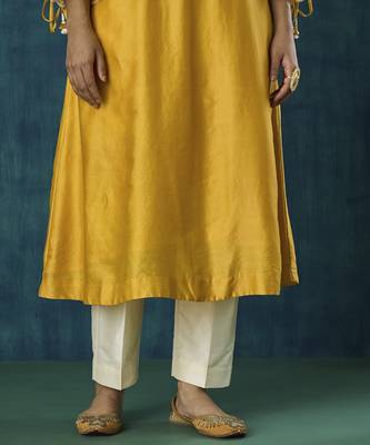 Yellow flowy plain chanderi kurta set 3
