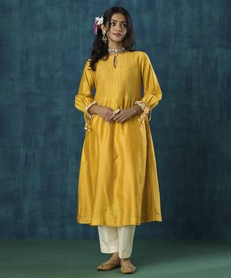 Yellow flowy plain chanderi kurta set 5