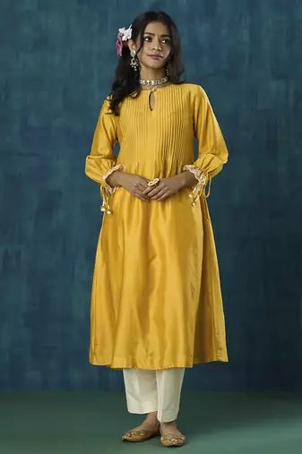 Yellow flowy plain chanderi kurta set