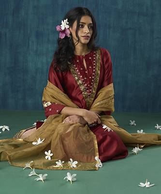 Maroon embroidered chanderi kurta set 1