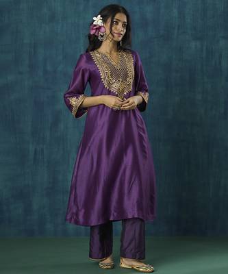 Purple embroidered chanderi silk kurta set 2