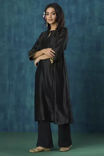 Black plain chanderi kurta with pant and dupatta