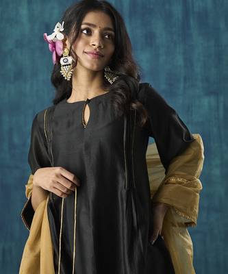 Black plain chanderi kurta with pant and dupatta 4