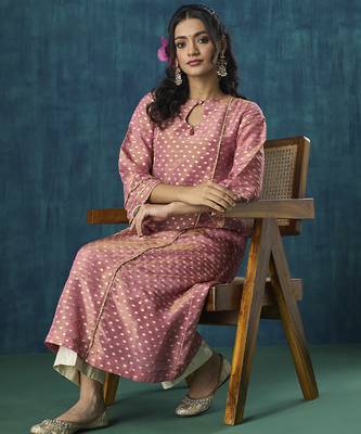 Pink zari booti kurti with lace detail 4