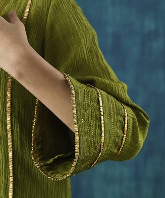Green crinkle tissue jivika kurta 3