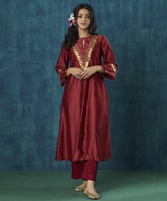 Maroon embroidered chanderi kurti with lace detail 1