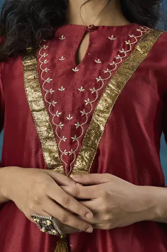 Maroon embroidered chanderi kurti with lace detail