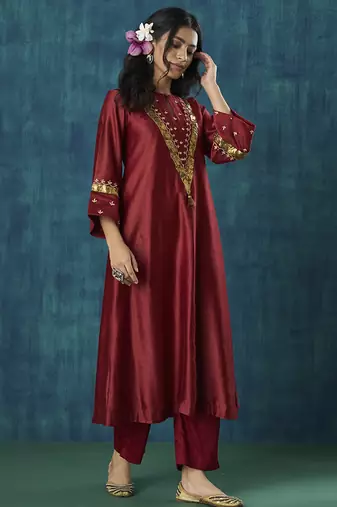 Maroon embroidered chanderi kurti with lace detail