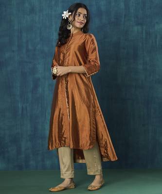 Rust tissue plain kurta with pant and dupatta. 4