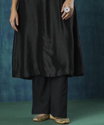 Black plain chanderi kurti 4