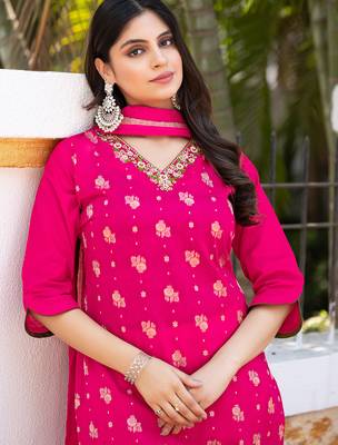 Women Cotton Jequrd Kurta With Trouser & Dupatta 3
