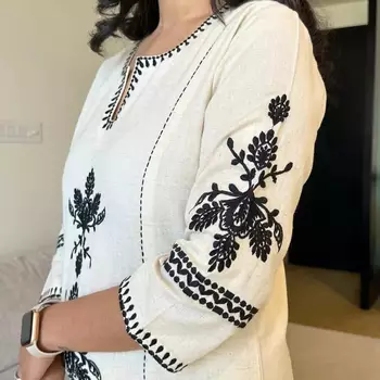Off White Embroidered South Cotton Kurta and Pant Set 5