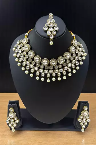 Silver heavy necklace set with maangtika