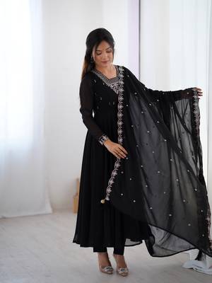 Timeless Black Beauty     Ethnic Anarkali Dress for Special Occasions 3