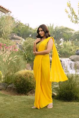 ready to wear yellow georgette saree with unstitched embroidered blouse  and waist belt 2