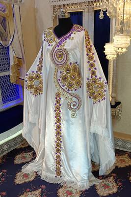 White and gold unique israeli kaftan 3