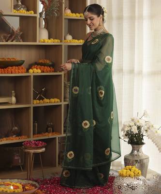 Green plain organza saree with sunflower embroidery 3