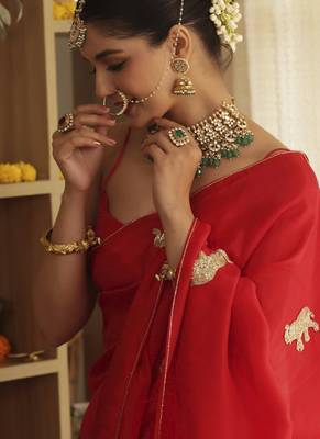 Red plain silk blend saree 4