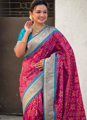 Rama silk blend saree with blouse 4