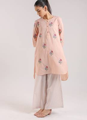 Nude pink cotton floral embroidered kurta set 5