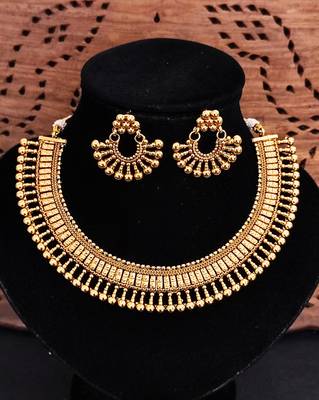 Gold-plated necklace and earrings set, south indian temple jewellery design with beaded 3