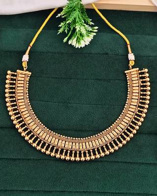 Gold-plated necklace and earrings set, south indian temple jewellery design with beaded 4