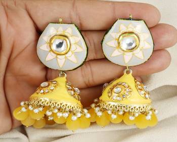 Meena yellow gemstone pearl earrings 2
