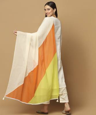 White floral embroidered cotton kurta-set 5