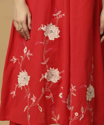 Red floral embroidered cotton kurta-set 3