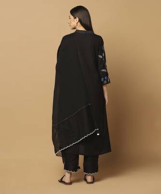 Black floral embroidered cotton kurta-set 5