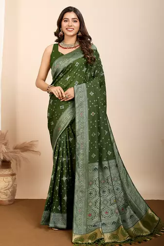 Green silk blend saree with rich woven pallu