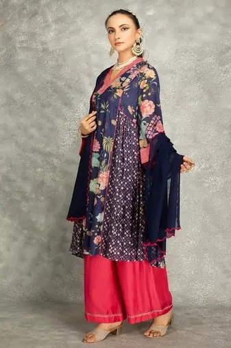 Blue cotton silk printed buti kurta set with scalloping dupatta