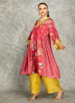 Hot pink cotton silk printed buti kurta set with scalloping dupatta 2