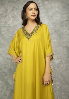 Yellow cotton silk plain kaftaan set with neckline embroidery 4