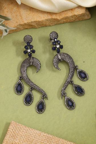Blue color fashion earrings with a cool and refreshing color scheme
