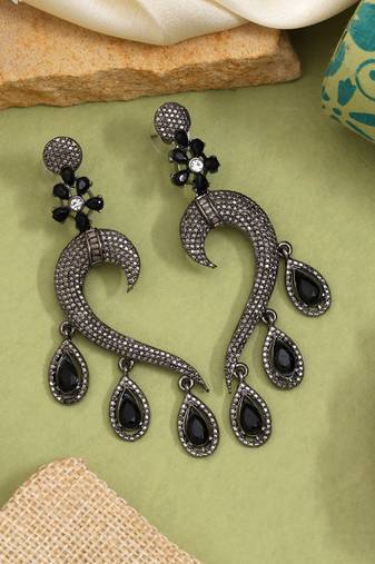 Black color fashion earrings to match both office and evening wear