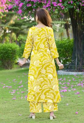 Floral Printed V-Neck Straight Kurta Set 2