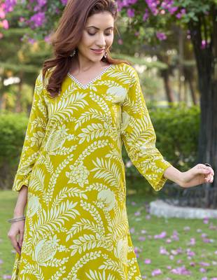 Floral Printed V-Neck Straight Kurta Set 4