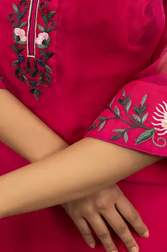 Fuchsia pink chanderi plain kurta set with minimal embroidery