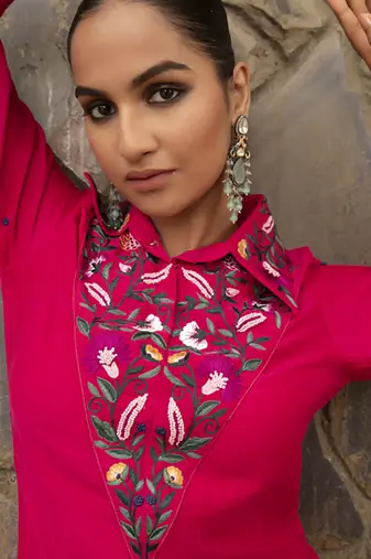 Fuchsia pink chanderi plain kurta and pant with front embroidery