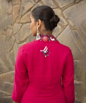 Fuchsia pink chanderi plain kurta and pant with front embroidery 5
