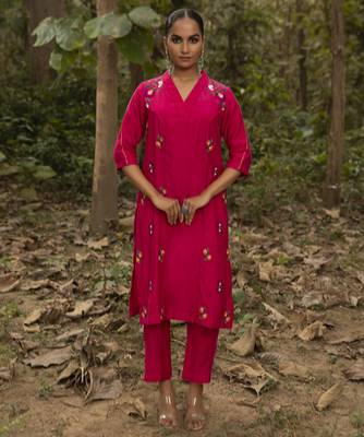 Fuchsia pink chanderi embroidered kurta and pant 1