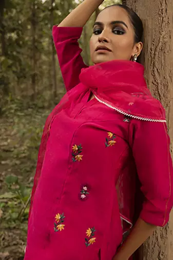 Fuchsia pink chanderi embroidered kurta and pant