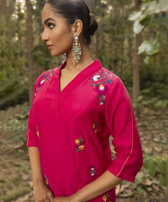Fuchsia pink chanderi embroidered kurta and pant 4