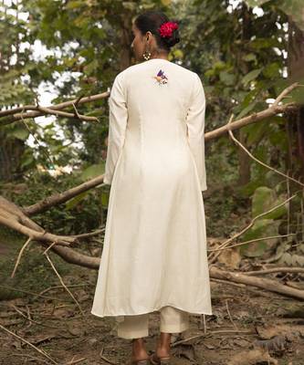 Ivory chanderi silk floral embroidered kurta with pant 2