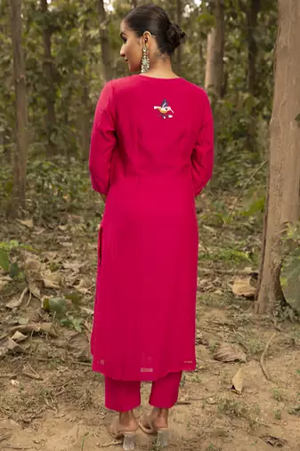 Fuchsia pink chanderi plain kurta with embroidered pants