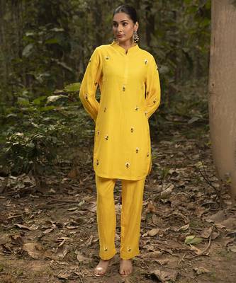 Yellow chanderi silk embroidered kurta and pant 1