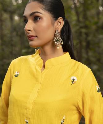 Yellow chanderi silk embroidered kurta and pant 5