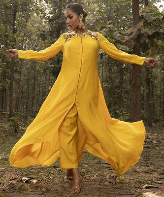Yellow chanderi silk plain kurta set with neck line embroidery 3