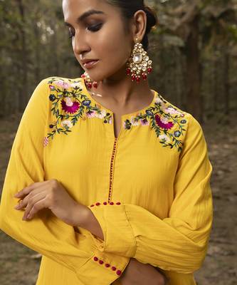 Yellow chanderi silk plain kurta set with neck line embroidery 4